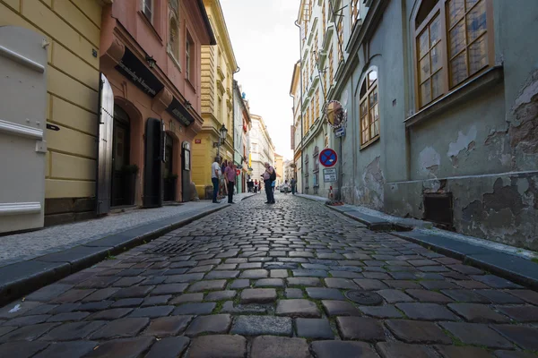 De straatjes van de oude stad. Praag is de hoofdstad en grootste stad van Tsjechië. — Stockfoto