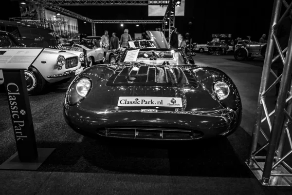 Voiture de course Jaguar XJ13 de Proteus (réplique). Noir et blanc — Photo