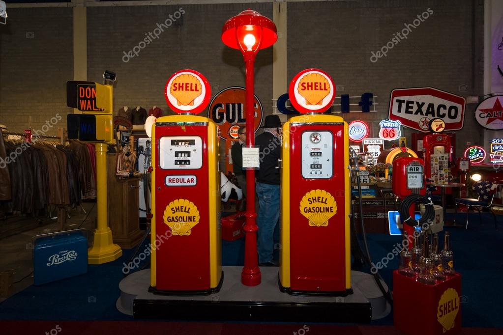 Bensin bensinstationer Tokheim modell 300 och Tokheim modell 39b av