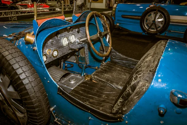 Cabine de um carro de turismo Bugatti Tipo 37. Tonificação. Estilização — Fotografia de Stock