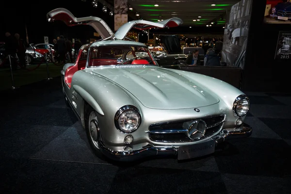 スポーツ車メルセデス ・ ベンツ 300 sl (W198) — ストック写真