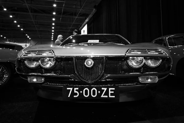 Sportovní automobil Alfa Romeo Montreal. — Stock fotografie