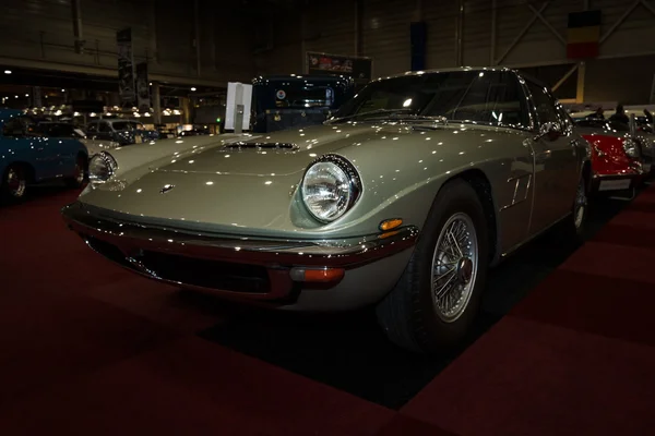 Sportovní automobil Maserati Mistral 3700gt (Tipo 109). — Stock fotografie