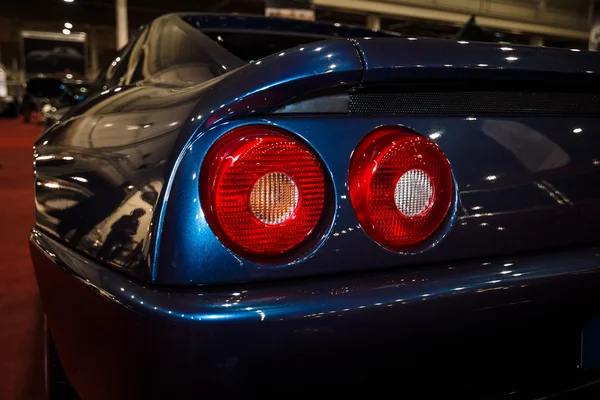 Luces de parada de un coche deportivo Ferrari F355 Berlinetta —  Fotos de Stock