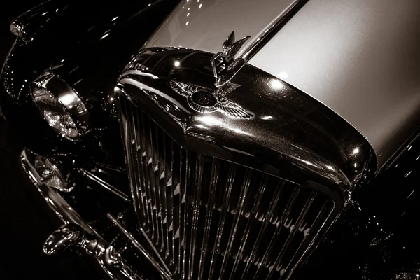 Un coche de lujo Bentley S2 — Foto de Stock