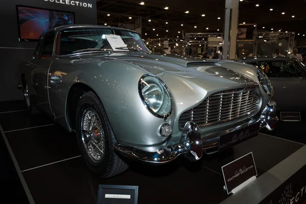 El gran turista de lujo Aston Martin DB5, 1964 — Foto de Stock