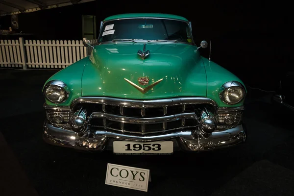 Tam boyutlu lüks araba Cadillac serisi 62 Coupe de Ville, 1953 — Stok fotoğraf
