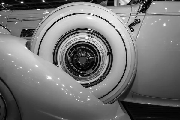 Fragment of a Packard 120 Convertible Sedan with Dietrich Body, 1937. Noir et blanc — Photo