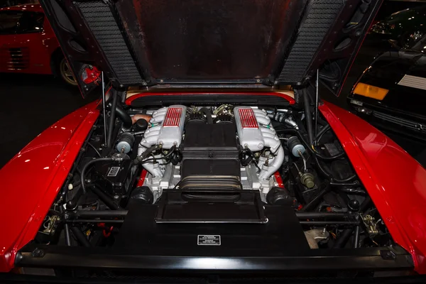 Motor de un coche deportivo Ferrari Testarossa (Tipo F110 ) — Foto de Stock