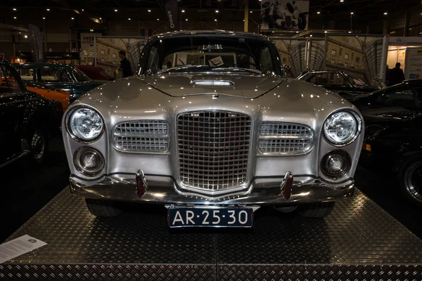 Une voiture de luxe Facel Vega HK500, 1965 — Photo