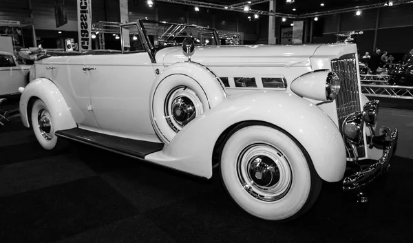 Oldtimer Packard 120 Convertible Sedan with Dietrich Body, 1937 — Stock Photo, Image