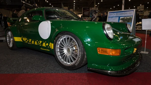 スポーツカー ポルシェ 964 カレラ — ストック写真