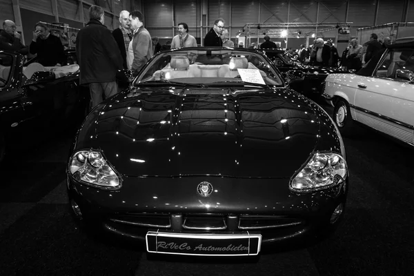 Grand tourer coche Jaguar XK8 Convertible, 2001 — Foto de Stock