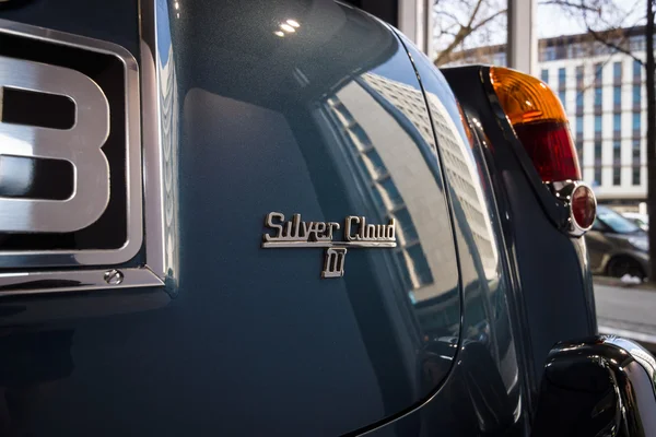 Vzorkovna. Státní znak Rolls-Royce Silver Cloud Iii. — Stock fotografie