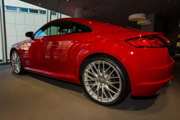 Showroom. Sports car Audi TT 2.0 T quattro (2014). — Stock Photo, Image
