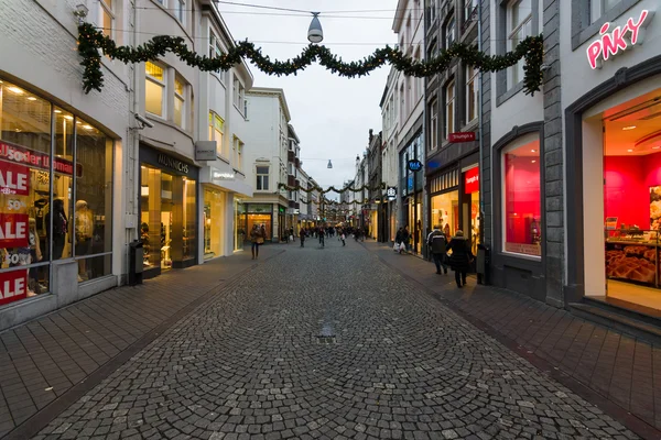 De smalle winkelstraten in het centrum. — Stockfoto