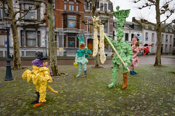 Place Vrijthof. Les hommes et les animaux en pierre et bronze par Han van Wetering — Photo