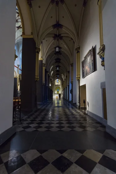 Interiér baziliky St. Servatius — Stock fotografie