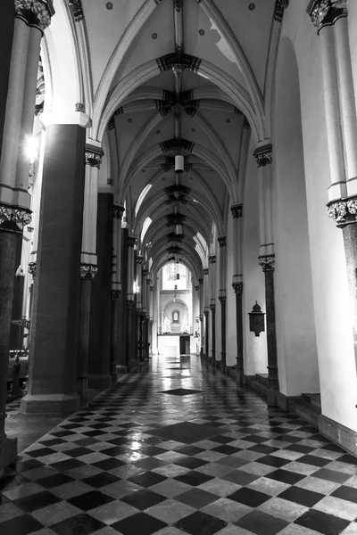 Interieur van de St.-Servaasbasiliek — Stockfoto