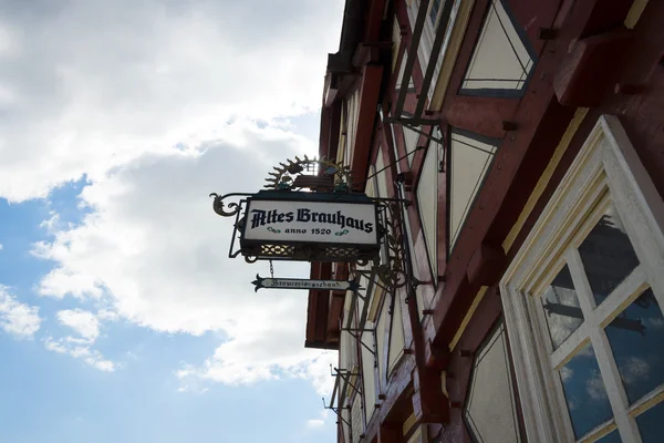 De prachtige gebouw gevels van oude Marburg. — Stockfoto