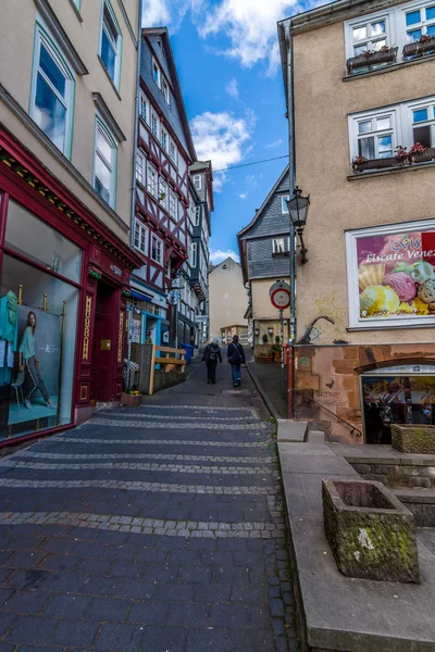 Historiska gator i gamla kvarter i Marburg. — Stockfoto