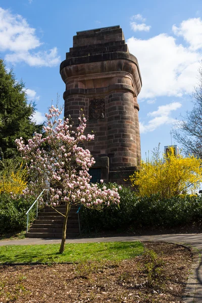 Marburg. Torre Bismarck es una forma específica de un monumento Bismarck, dedicado al fundador del Reich alemán y el primer canciller Otto von Bismarck. Construido en 1903 . — Foto de Stock