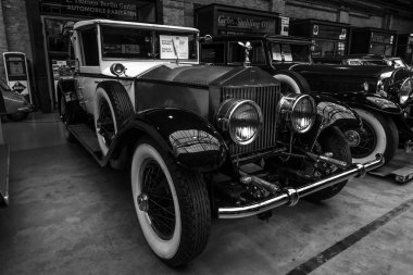 Vintage car Rolls-Royce Phantom I, 1927 clipart