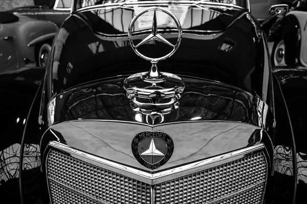 İkinci el Mercedes-Benz 300 S Cabriolet parçası (W 188 ben), 1953 — Stok fotoğraf