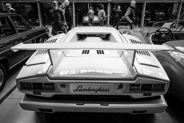 A mid-engined supercar Lamborghini Countach LP 25th Anniversary, 1990 — Stock Photo, Image