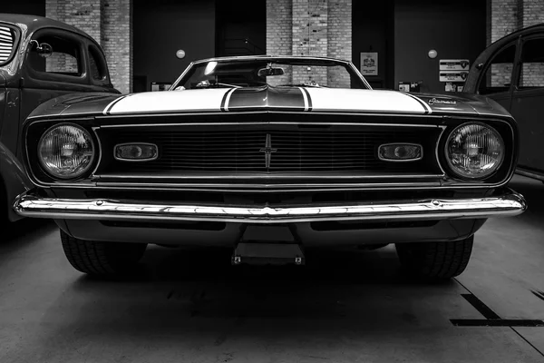 Carro de pônei Chevrolet Camaro SS (primeira geração) conversível, 1968 — Fotografia de Stock