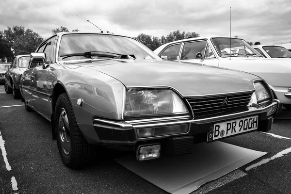 Voiture de luxe moyenne Citroën CX — Photo