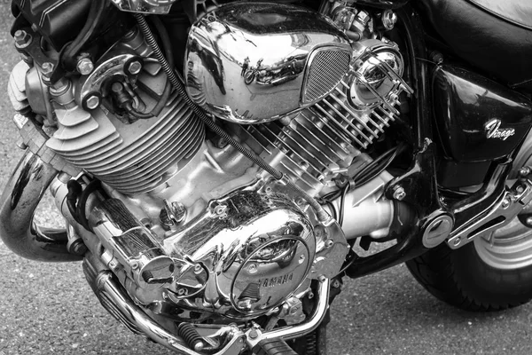 Motor da motocicleta Yamaha XV 750 Virago, close-up, 1993 — Fotografia de Stock