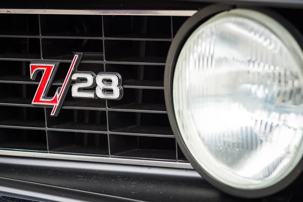 Fragmento de um carro de pônei Chevrolet Camaro Z28 (primeira geração ) — Fotografia de Stock