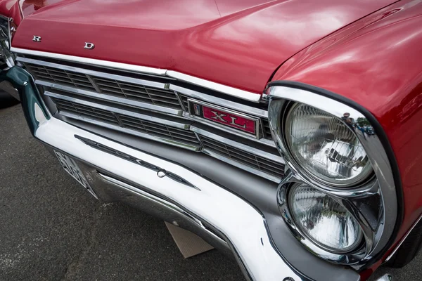 Headlamp of a full-size car Ford Galaxie XL — Stock Photo, Image