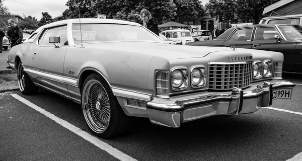 個人的な高級車フォード ・ サンダーバード (第 7 世代) 1977