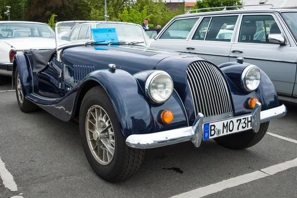 Urheiluauto Morgan Plus 8 — kuvapankkivalokuva