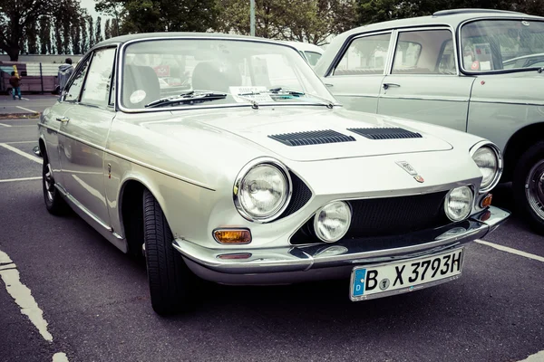 Compact Coupe Simca 1200-talet, kroppen design av Bertone, 1971. Stilisering. Vintage toning — Stockfoto