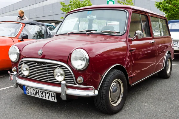 Carro de pequeno porte Mini, fabricado pela Industria de Montagem de Automoveis (Portugal), 1977 — Fotografia de Stock