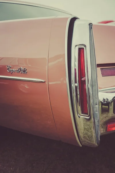 Fragmento de um carro de luxo em tamanho real Cadillac Coupe de Ville . — Fotografia de Stock