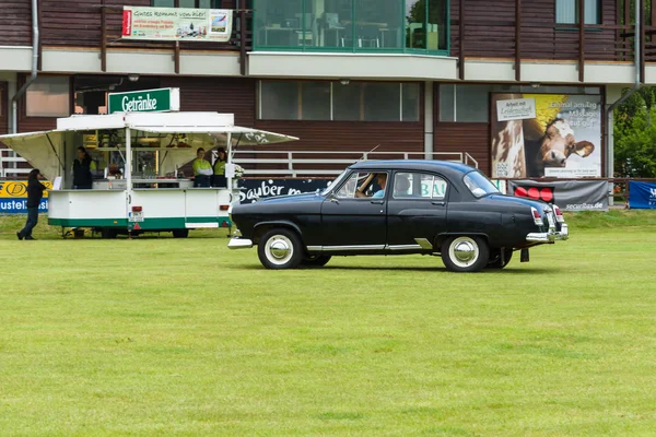 ソビエト執行自動車 gaz m21 ヴォルガ — ストック写真