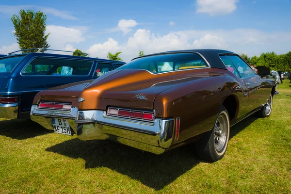 Carro de luxo pessoal Buick Riviera, 1972 — Fotografia de Stock