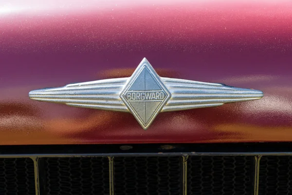 Emblema sul camion militare della NATO Borgward B 2000A — Foto Stock