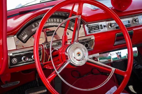 Cabin of a full-size car Ford Fairlane 500, 1957. — Stock Photo, Image