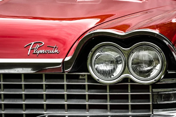 Fragment eines vollwertigen Auto-Plymouth-Belvedere (dritte Generation)) — Stockfoto