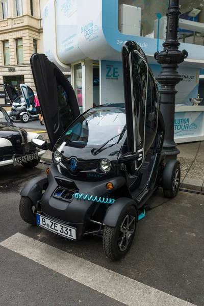 Electric car two-passenger electric vehicle Renault Twizy Z.E. The Classic Days on Kurfuerstendamm. — 스톡 사진