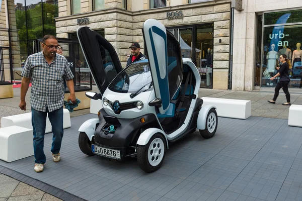 Electric car two-passenger electric vehicle Renault Twizy Z.E. The Classic Days on Kurfuerstendamm. — 스톡 사진