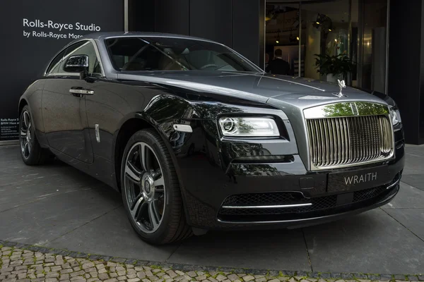 Full-size carro de luxo Rolls-Royce Wraith (desde 2013). Os Dias Clássicos em Kurfuerstendamm . — Fotografia de Stock