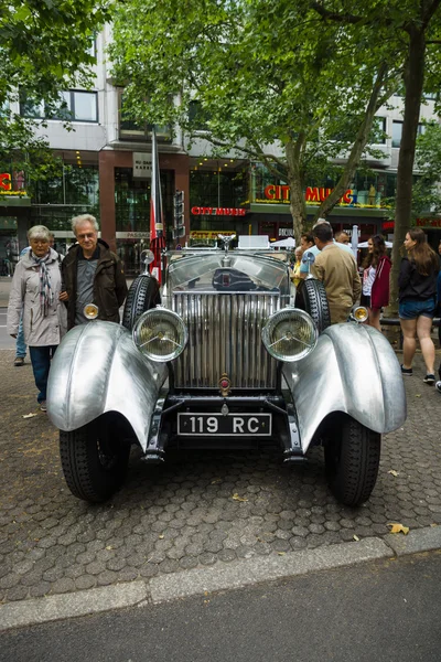 Luxury car Rolls-Royce Phantom I, 1925. The Classic Days on Kurfuerstendamm. — Zdjęcie stockowe