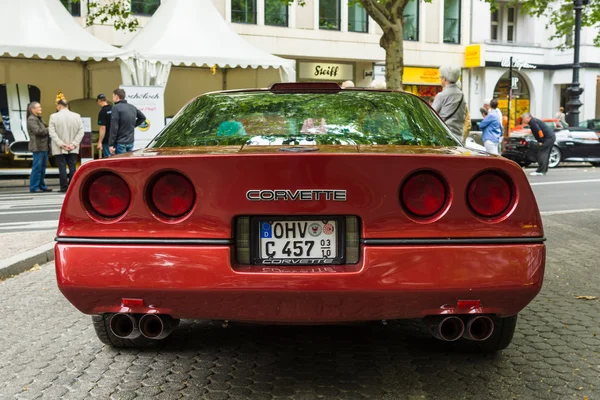 Sportwagen Chevrolet Corvette (c4) targa, 1988. rückansicht. Die klassischen Tage am Kurfürstendamm. — Stockfoto