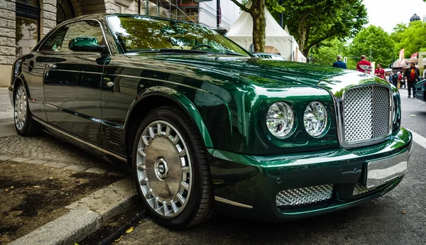 Full-size luxury car Bentley Brooklands, 2008. The Classic Days on Kurfuerstendamm. — 스톡 사진
